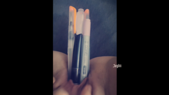 How many pens fit in my pussy?! – Joyiii