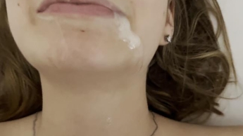 I blew my friend and a dildo at the same time until the sperm shot.