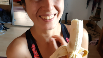 I love bananas – my ass shoves them right in me!