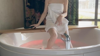 Hot fun in the jacuzzi!! I was probably too loud for the hotel neighbor and his wife??? (1)