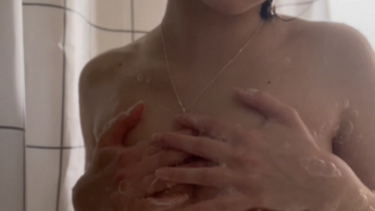 Come take a hot shower with me ???????????????