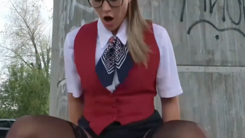 Sexy model bare and bare fucked in her tight cunt!