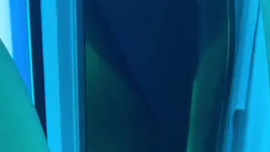 Hot sunbed – self-indulgence – I enjoy myself under the warm sun? (No sound)
