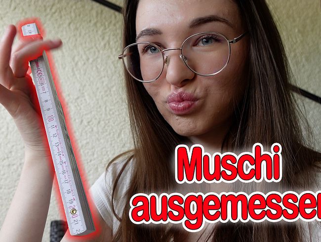 MY PUSSY IS SO BIG!! I’m measuring my XXL lips!
