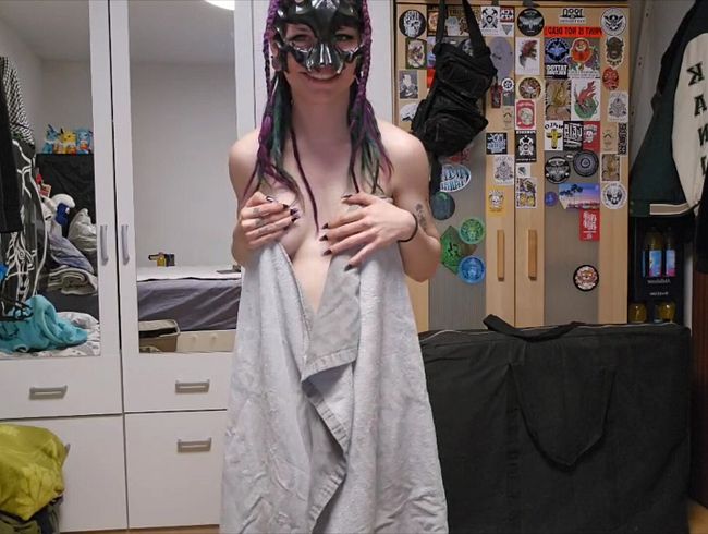 NOW THERE’S no turning back! No towel, no mask – I’m going completely bare!