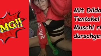 Pussy really fucked with dildo and tentacles!!!!