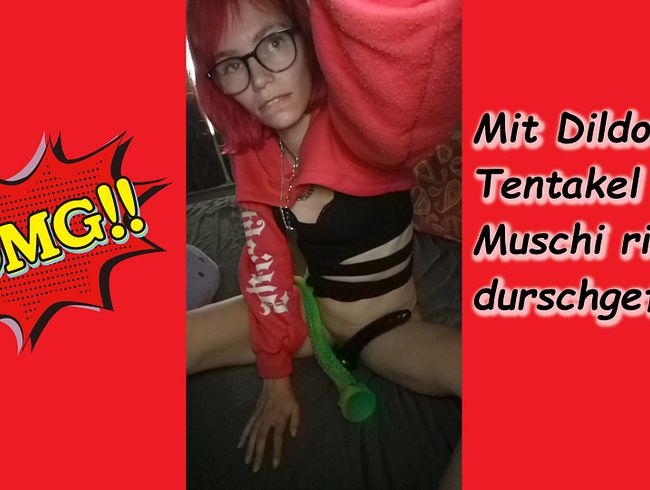 Pussy really fucked with dildo and tentacles!!!!