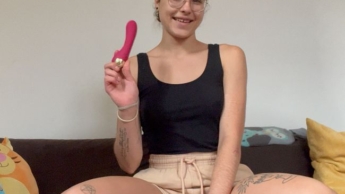 How will it feel? 1x with a dildo in public
