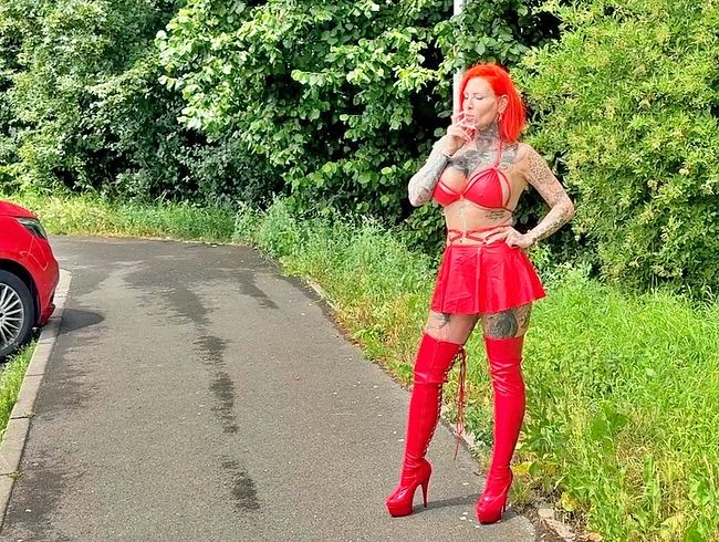 Parking season open! Perverted slut service without a condom