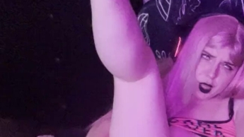 Gamer whore caught!! Fucks her pussy on video chat (First squirt?)