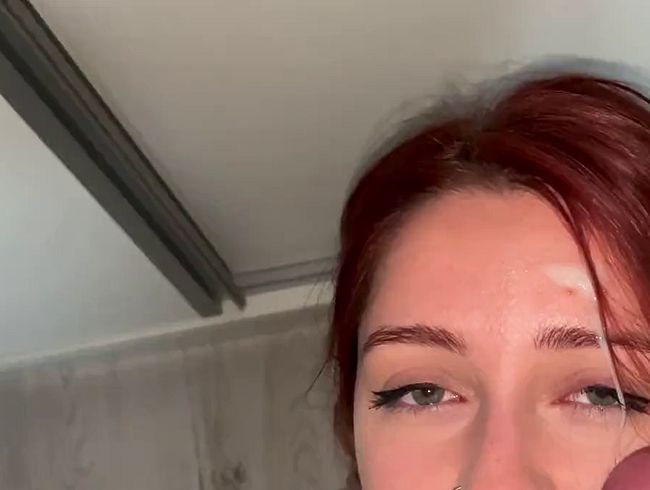 lud eine Studentin ein und kam ihr ins Gesicht