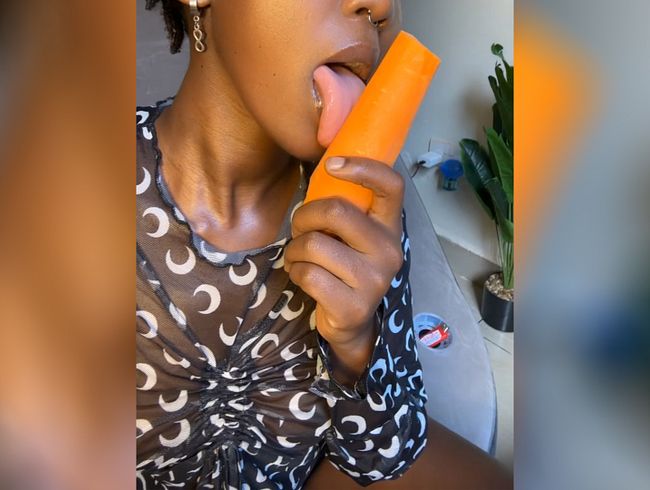 Honey Beez’s Sexy & Hard Ebony Carrot Dick Suck Fantasy