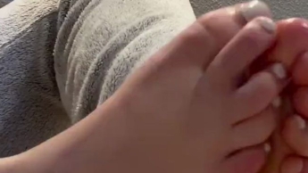 I’m putting lotion on my cute little feet (a very moist affair)