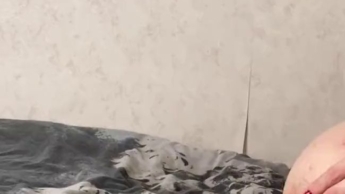 Sexy girl brings herself to orgasm by fucking her tight pussy