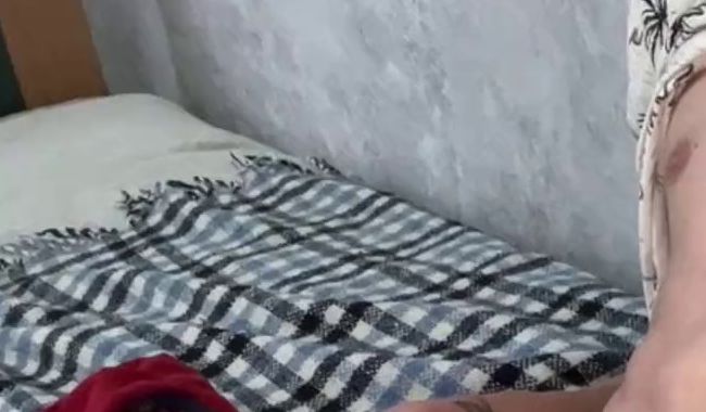 Young slut morning jerk off