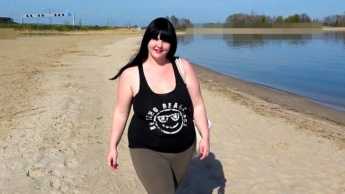 BBW teen gets strangers’ penises during outdoor sex