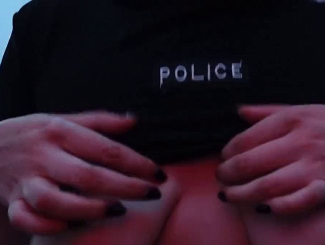 Heavy Tits: Do you see how my tits wobble?