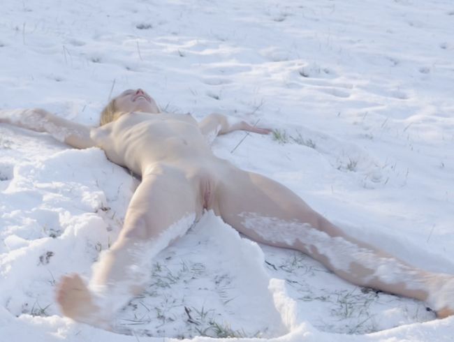 I’m making a snow angel naked!!!