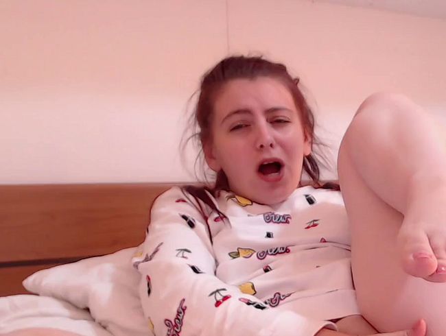 sexy teen morning masturbation