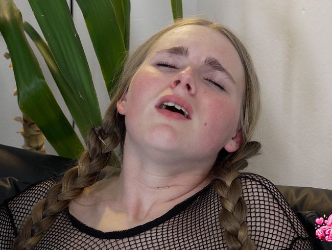 OH YES, I’M COMING!!! – Lucy Dream – amazing orgasm