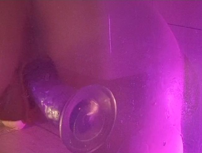 I had a visitor at home and was horny. I quickly and secretly went into the shower.